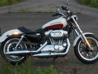 Harley-Davidson Sportster 883 Superlow 2011 : toucher au mythe