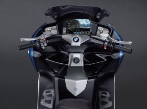 2011 : BMW Concept C : un méchant gros scooter