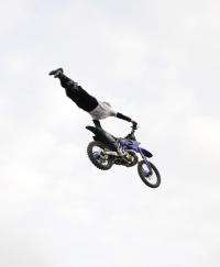 Ride Attack Fmx Team : freestyle et acrobaties sur moto-zoom.com