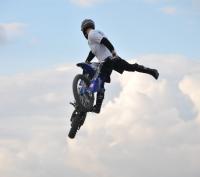 Ride Attack Fmx Team : freestyle et acrobaties sur moto-zoom.com