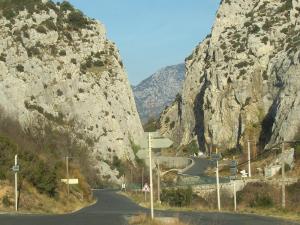 A moto dans les Pyrénées en offroad ou onroad.