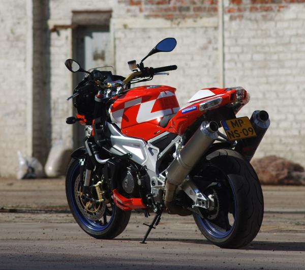 Aprilia Tuono R