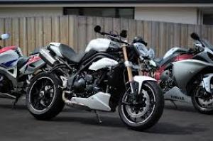 Triumph Speed Triple R &#8211; 2012