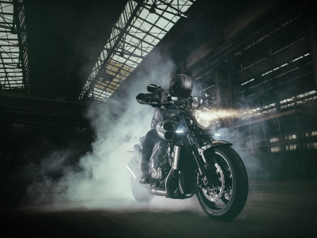 Une Yamaha V-Max carbone, ça déchire