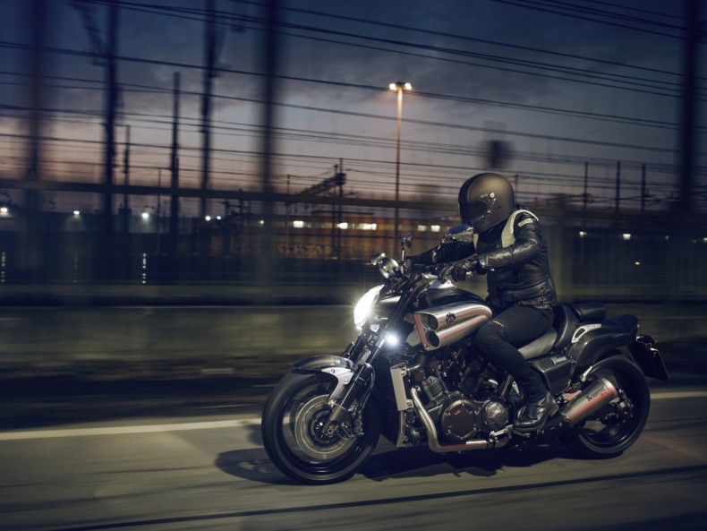 Une Yamaha V-Max carbone, ça déchire