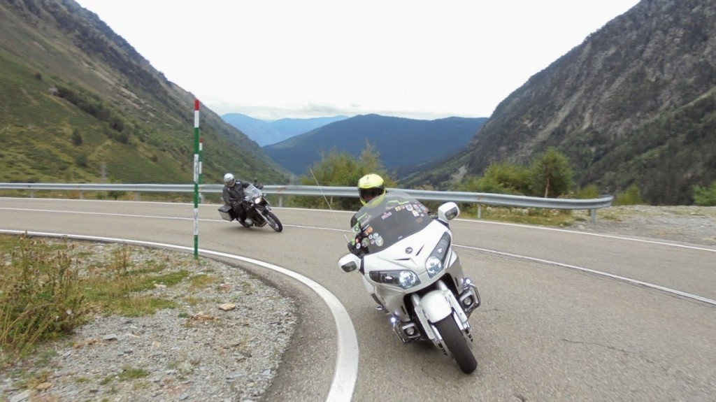 Découvrir les Pyrénées à moto