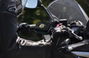 Pack Coyote Rider : 259 € avec housse étanche, supports (un pour guidon tubulaire, un pour non tubulaire comme les scooters) et 6 mois de service compris.