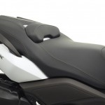 2015-Yamaha-X-MAX-400-EU-Absolute-White-Detail-002