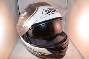 Shoei GT-AIR, l&rsquo;intégral passe enfin à l&rsquo;écran solaire intégré