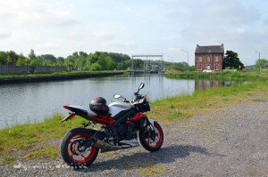 Triumph Street Triple RX, la bête est lâchée