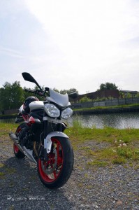 Triumph Street Triple RX, la bête est lâchée