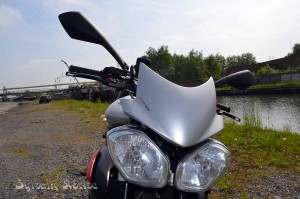 Triumph Street Triple RX, la bête est lâchée