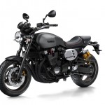 2015-Yamaha-XJR1300-EU-Matt-Grey-Studio-007
