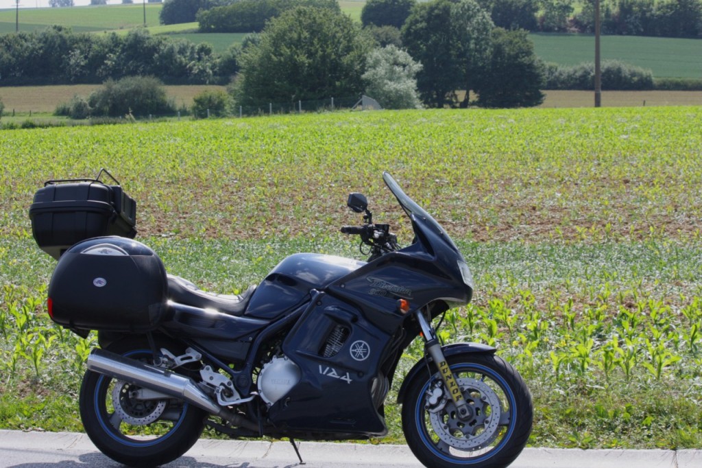 Assorti de valises routières Kappa 40L, le KGR52 s'intègre à notre Diversion.