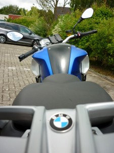 BMW F800R la méchante fille.