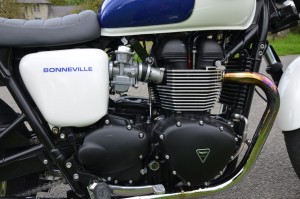 TRIUMPH BONNEVILLE 2015