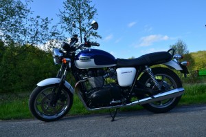 TRIUMPH BONNEVILLE 2015