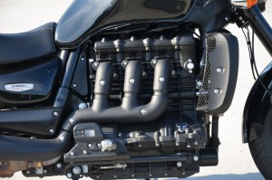 ESSAI DE LA TRIUMPH ROCKET X