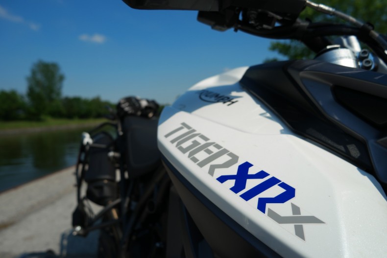 Triumph Tiger 800 Xrx tigresse aux pattes de velours (video)