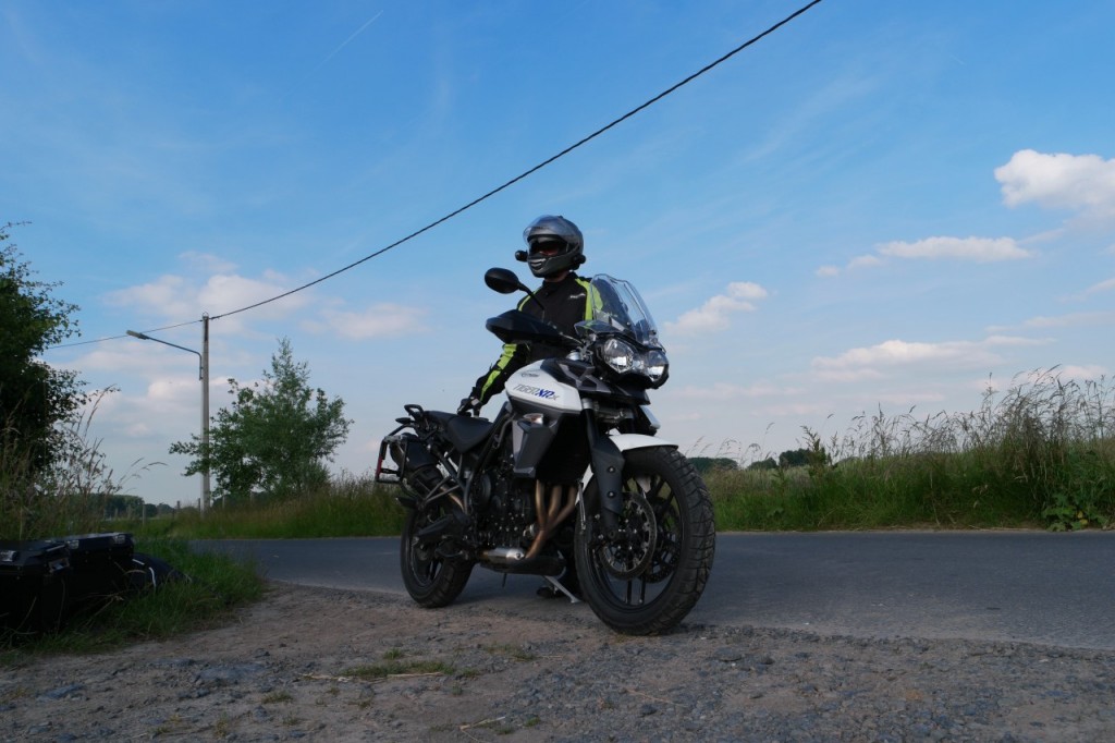 Triumph Tiger 800 Xrx tigresse aux pattes de velours (video)