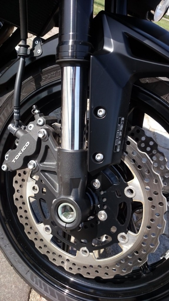 Le freinage est une qualité de la Versys 1000, et son ABS nous a ravis.