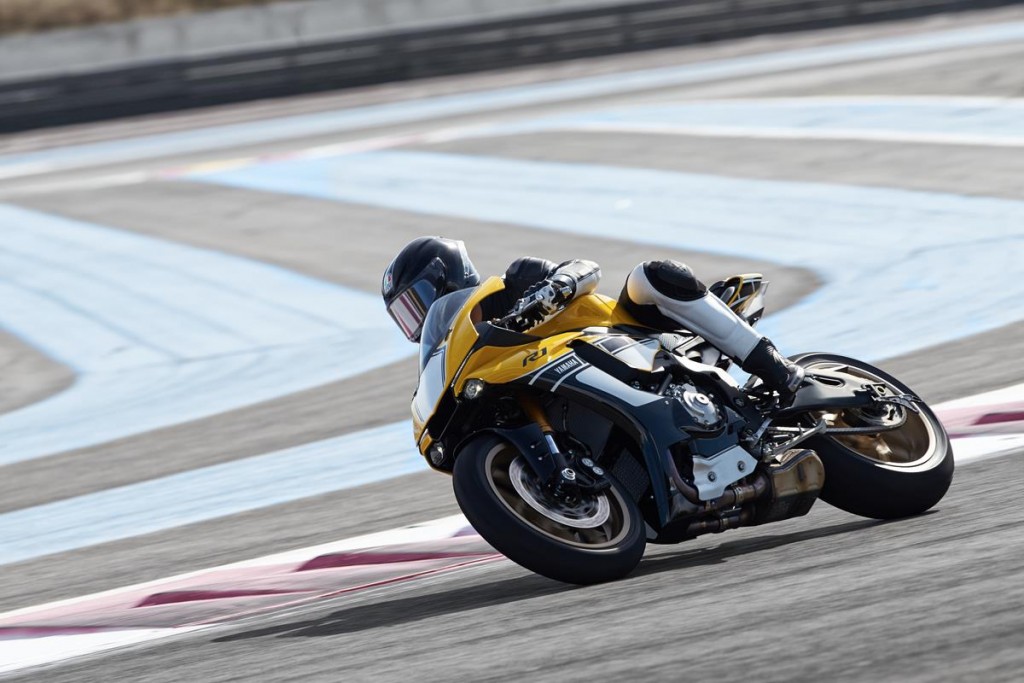 La Yamaha R1M sera produite de nouveau en 2016 et une R1 Anniversary