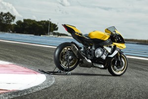 La Yamaha R1M sera produite de nouveau en 2016 et une R1 Anniversary