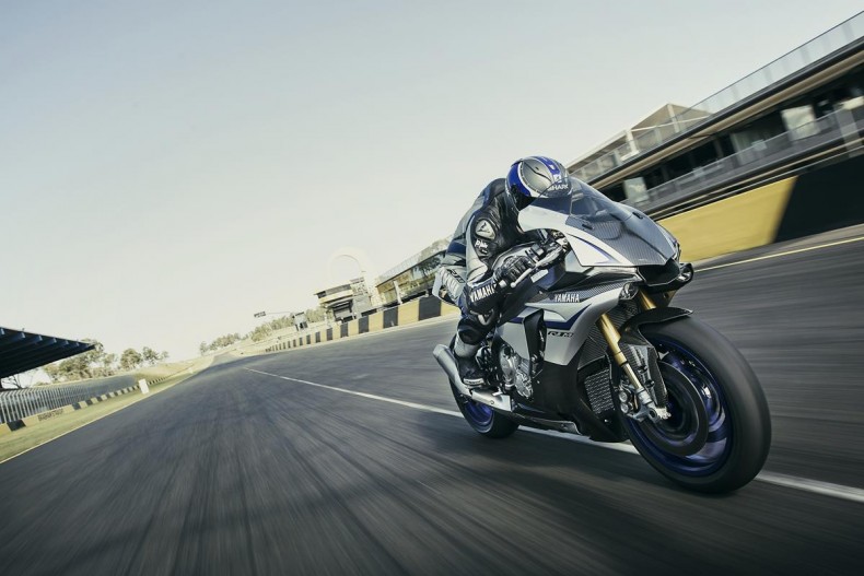 La Yamaha R1M sera produite de nouveau en 2016 et une R1 Anniversary