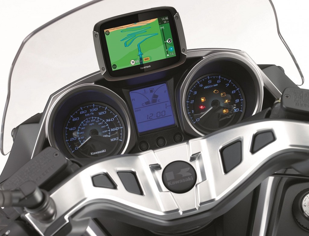 Kawasaki offre un Tomtom Rider 400 avec le J300