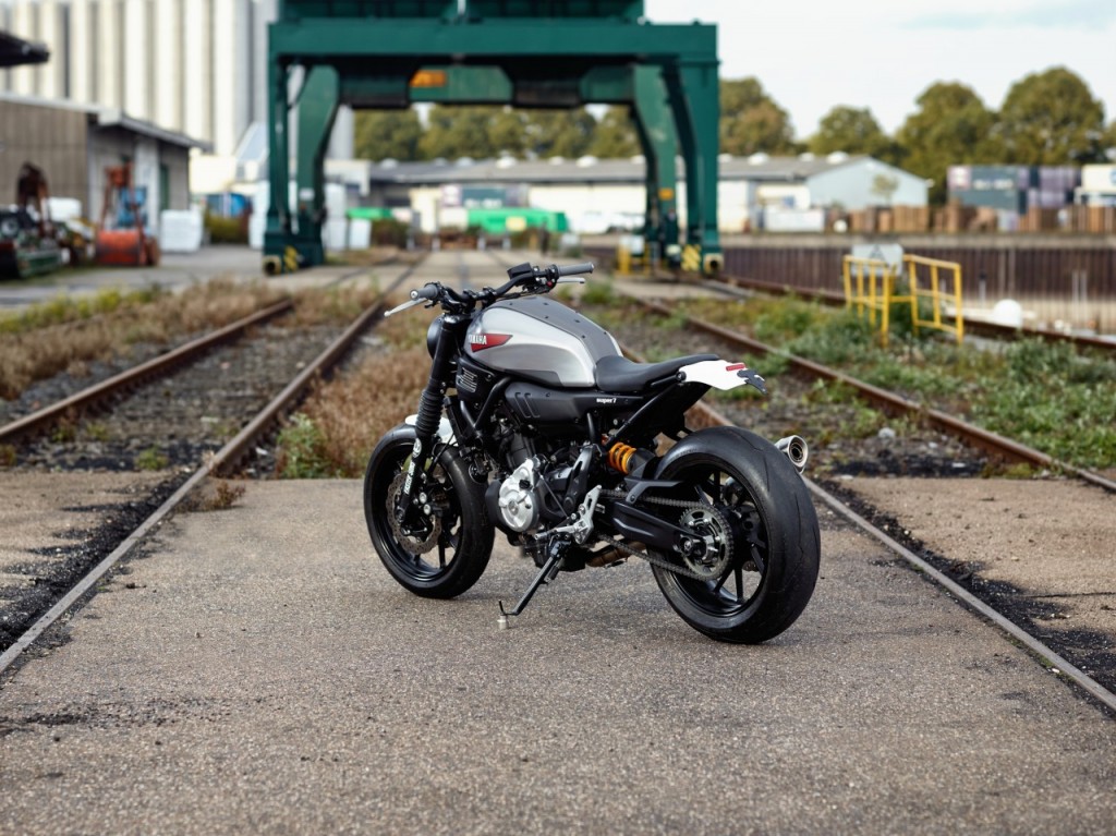 Une première Yard Built XSR700 Super 7 par JvB Moto