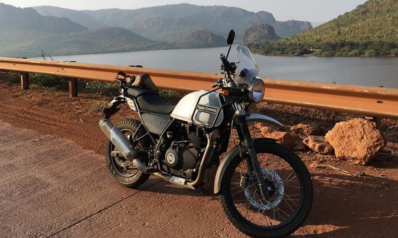 Royal Enfield dévoile une nouvelle moto, l’Himalayan