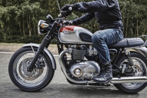 Les nouvelles Triumph Bonneville T120 et T120 Black