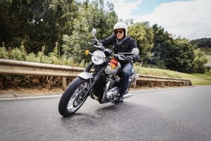 Les nouvelles Triumph Bonneville T120 et T120 Black