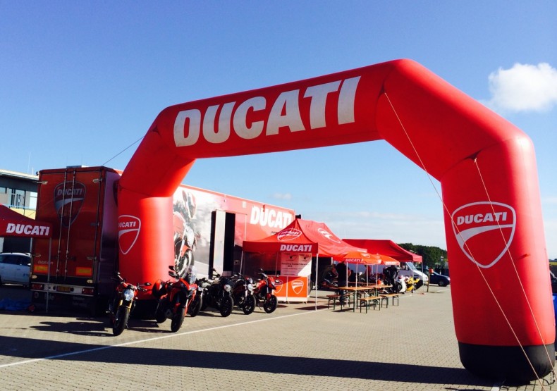 Le Ducati Desmoriding tour 2016