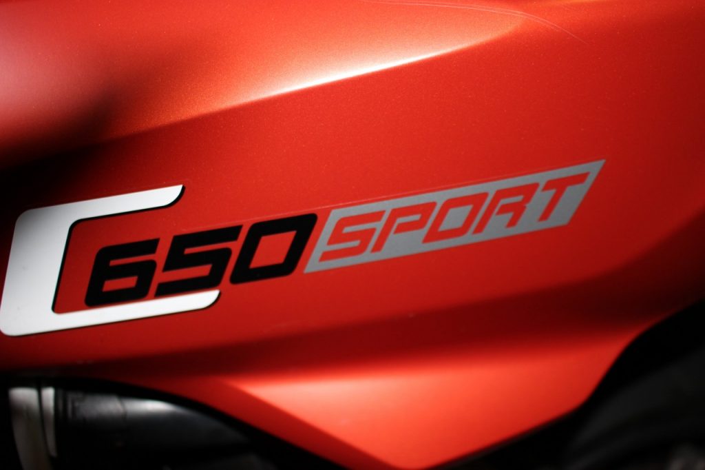 BMW C650 SPORT 2016 : Planquez vos T-Max!