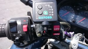 Notez l'apparition d'un interrupteur au guidon pour commander les LED.