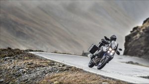2015-Yamaha-XT1200ZE-Super-Tenere-EU-Race-Blu-Action-004
