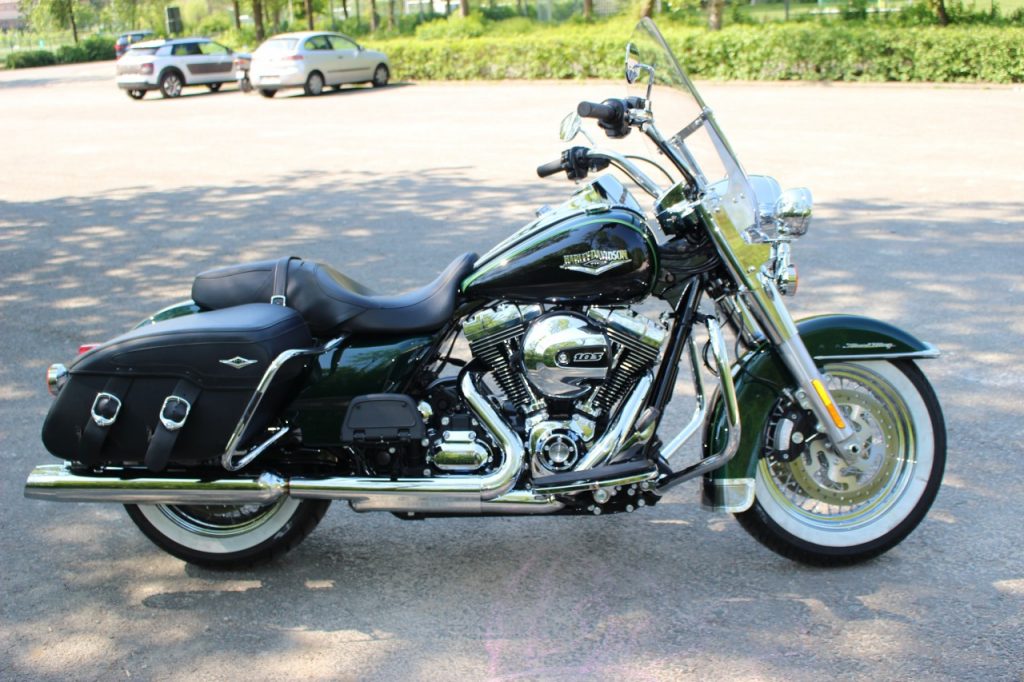 Harley Davidson Road King Classic, Timeless Beauty.