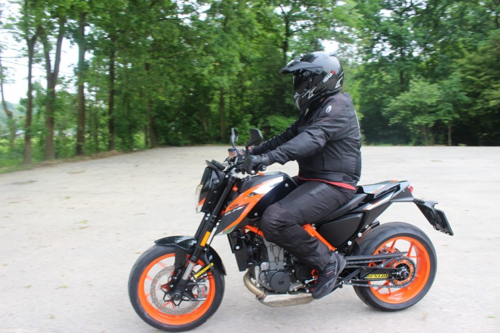 KTM 690 DUKE R, Mono sous EPO