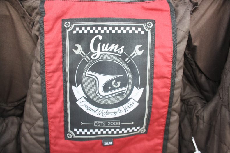 Blouson Guns vintage, classique mais chic.