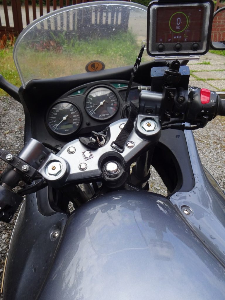 Embarquez votre Mini Coyote sur votre moto !