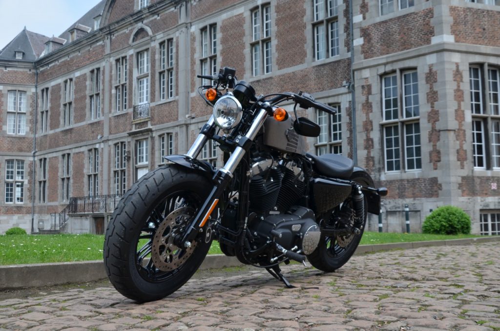 Essai de la  Harley-Davidson Forty-Eight Dark Custom 2016 : le retour aux sources.