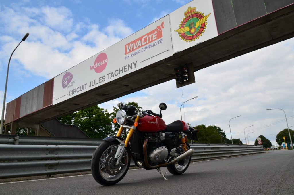 Triumph Bonneville Thruxton R : le sport en smoking.