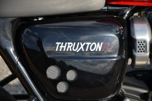 Triumph Bonneville Thruxton R : le sport en smoking.