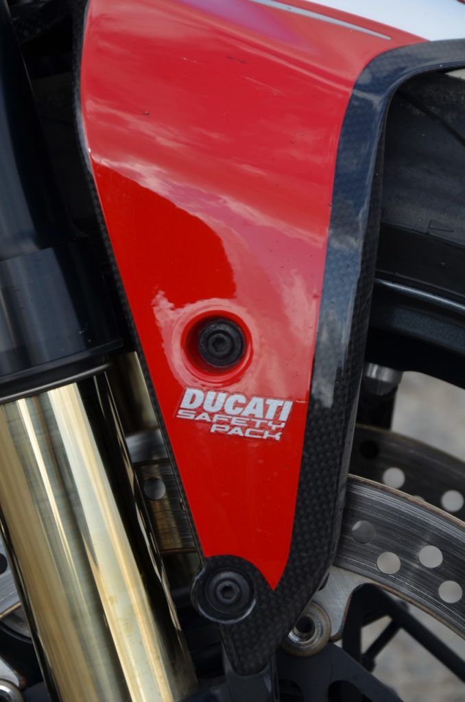 Ducati Monster 1200 R : le roadster des superlatifs.