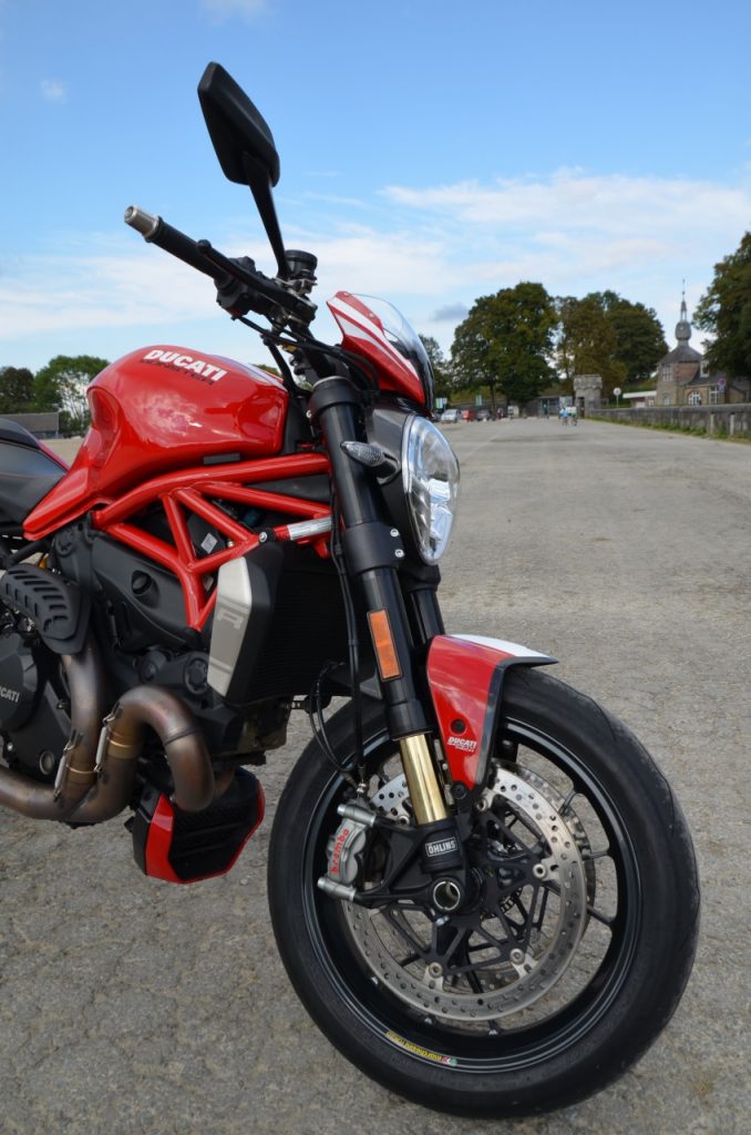 Ducati Monster 1200 R : le roadster des superlatifs.