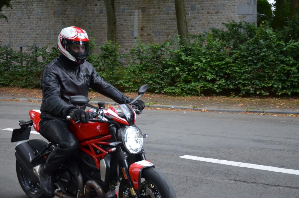 Ducati Monster 1200 R : le roadster des superlatifs.