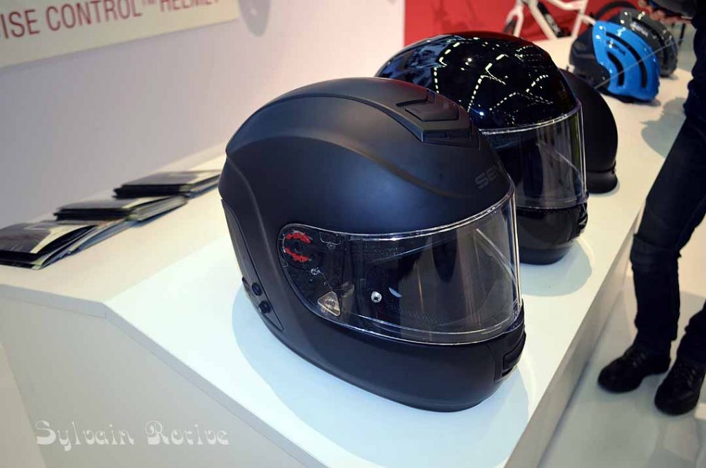 Intermot 2016 : des casques, des vêtements, des accessoires et d&rsquo;autres motos