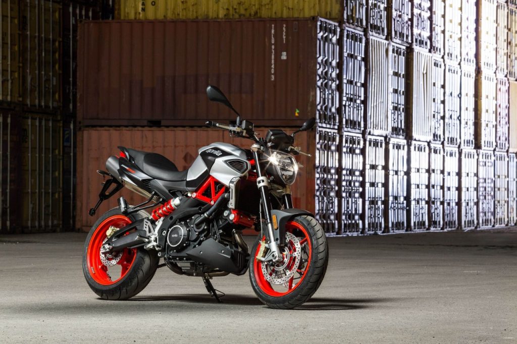 Les nouvelles Moto Guzzi V7 III et Aprilia Dorsoduro 900 et Shiver 900