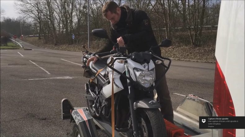 Tutorial : Transporter sa moto sur une remorque